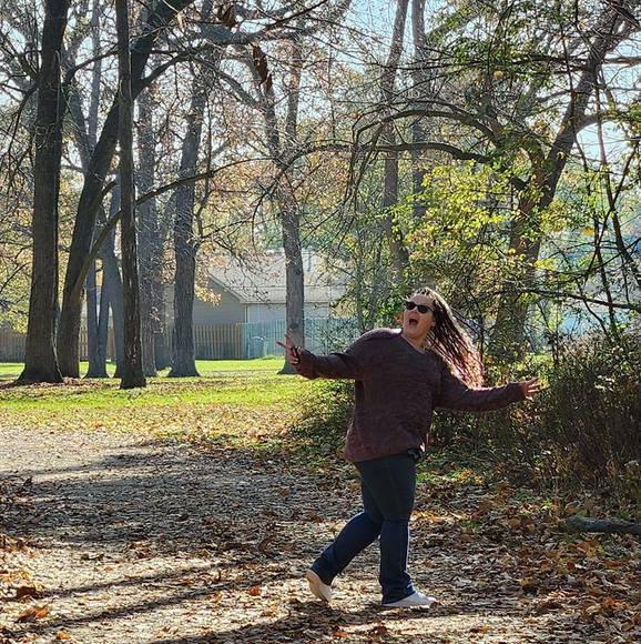 Meet your Posher, Ashley - Picture 1 of 1